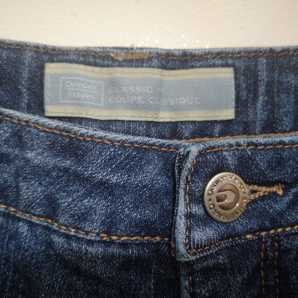 Denver Hayes Classic Fit Ladies Size 8/34 Medium Wash Slight Flare Blue Jeans - Picture 3 of 12